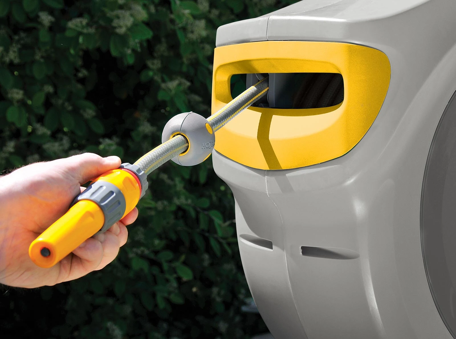 Hozelock Auto Reel With 40m Hose - Alton Garden Centre 3 Hozelock Auto Reel With 40m Hose - Alton Garden Centre - Image 3