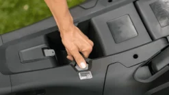 BOSCH AdvancedRotak 650 Electric Lawnmower | Alton Garden Centre 7 BOSCH AdvancedRotak 650 Electric Lawnmower | Alton Garden Centre -Garden Strimmers Shop Bosch Advanced Rotak 650 3