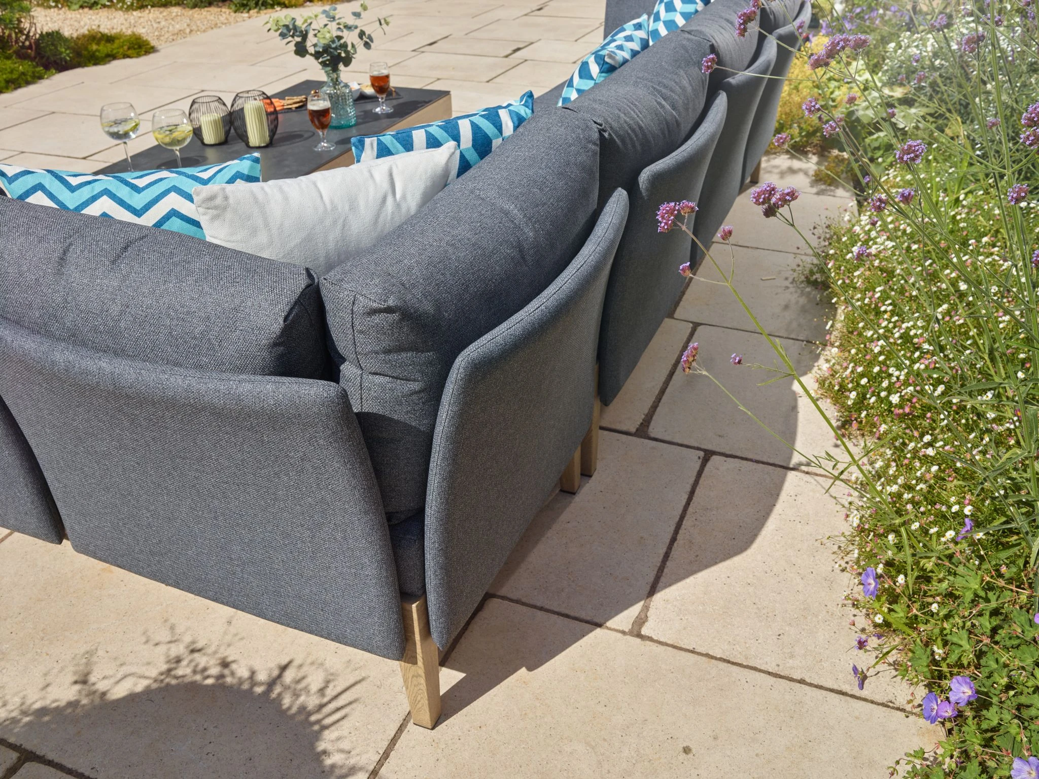 Bramblecrest - Volterra Lounge Set - Alton Garden Centre 4 Bramblecrest - Volterra Lounge Set - Alton Garden Centre - Image 4