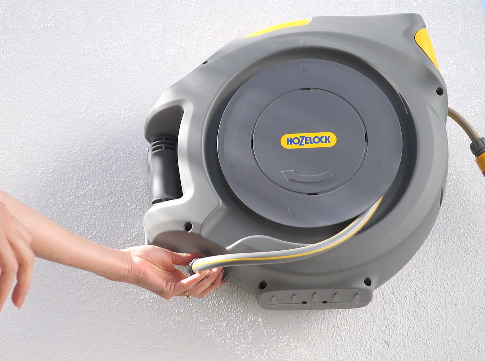 Hozelock Auto Reel With 40m Hose - Alton Garden Centre 5 Hozelock Auto Reel With 40m Hose - Alton Garden Centre - Image 5