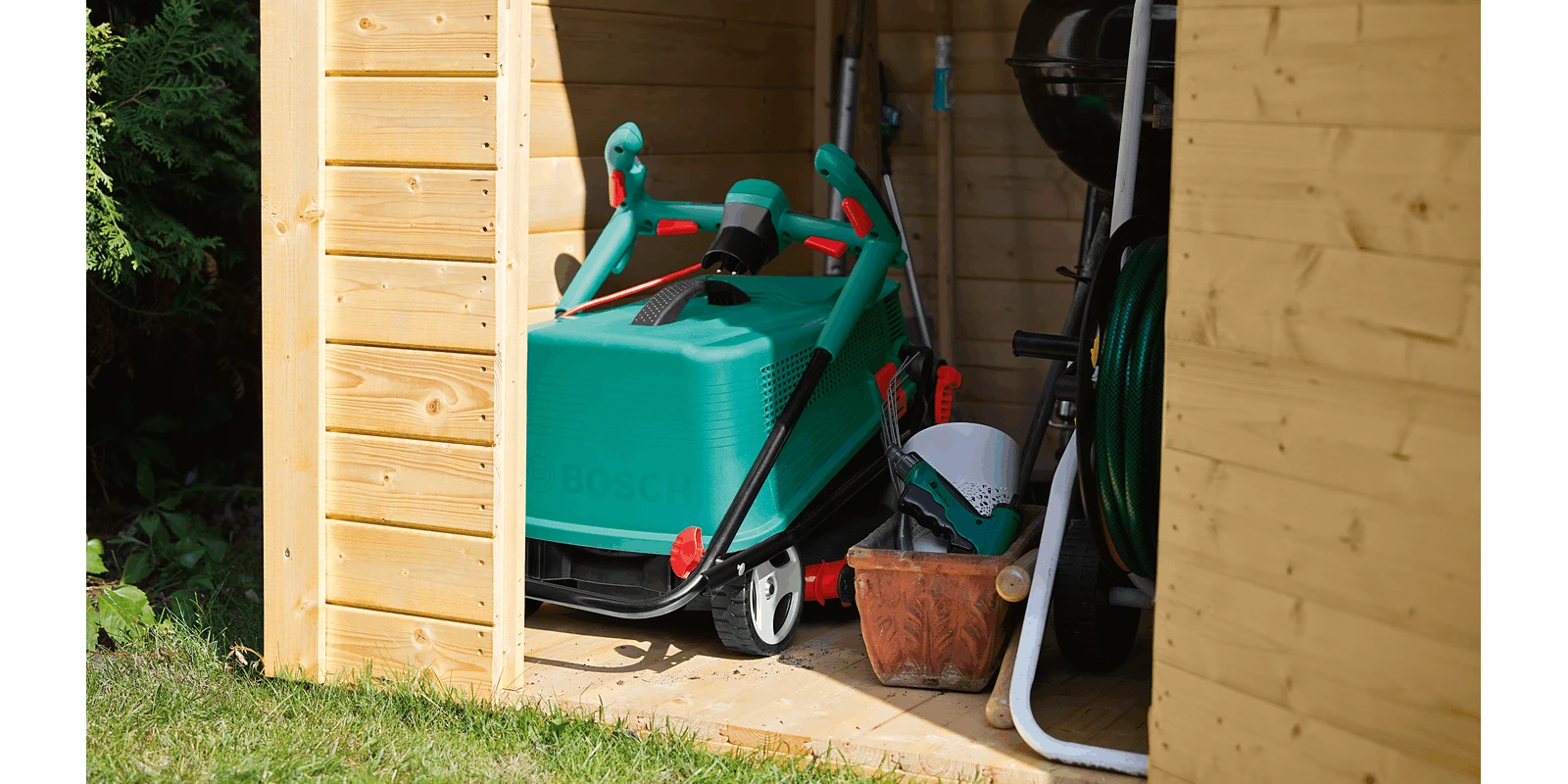 BOSCH Rotak 34 R 13" Electric Lawnmower - Alton Garden Centre 3 BOSCH Rotak 34 R 13" Electric Lawnmower - Alton Garden Centre - Image 3