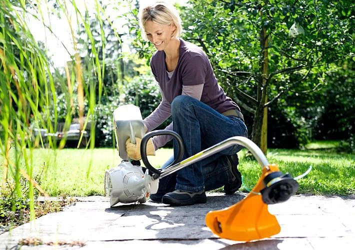 STIHL FS 50 C-E Petrol Grass Trimmer - Alton Garden Centre 2 STIHL FS 50 C-E Petrol Grass Trimmer - Alton Garden Centre - Image 2
