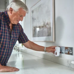 Big Cheese: Advanced Pest Repeller - Alton Garden Centre -Garden Strimmers Shop stv789 01